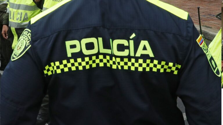 Policía colombiano abandonado en EE.UU. recurre a la tutela para que le otorguen el retiro