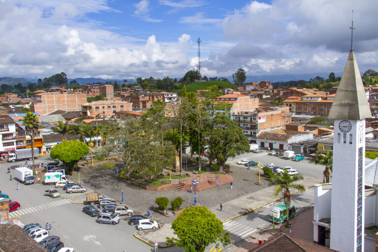 Por presuntas irregularidades en procesos contractuales formulan pliego de cargos a exalcalde de El Carmen de Viboral, Antioquia