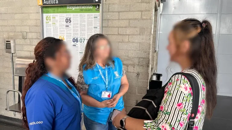 Con campañas psicológicas en metrocables y el tranvía de Medellín buscan mejorar la salud mental de los ciudadanos
