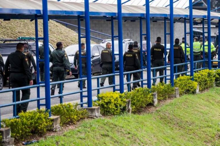 Fuga en la Cárcel Pedregal: Cuatro Reclusos Escapan y Son Intensamente Buscados