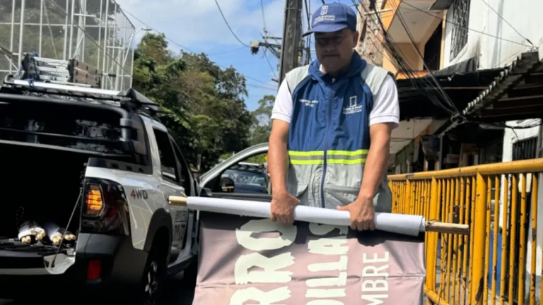 este año Medellín ha realizado 3.612 desmontes de publicidad para mejorar el entorno urbano