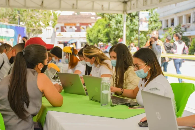 Alcaldía de Girardota impulsa el empleo y el desarrollo laboral en Antioquia
